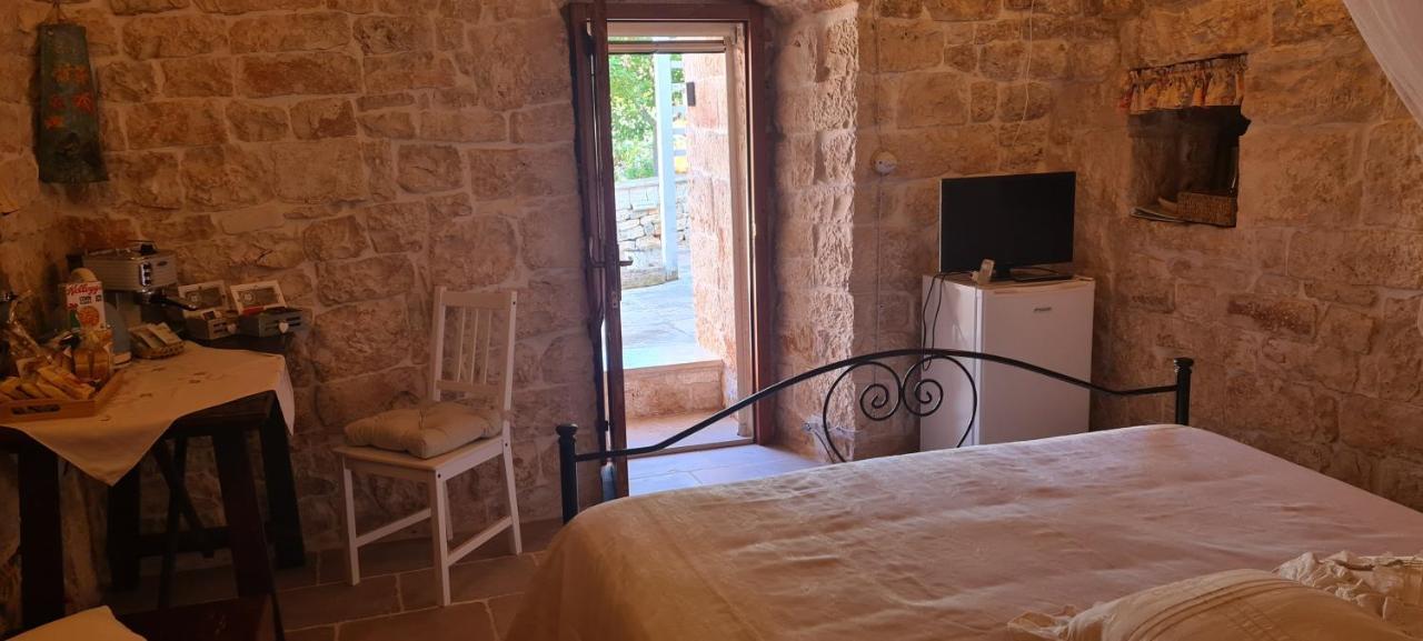Il Trullo Di Nonna Lella Guest House Castellana Grotte Bagian luar foto