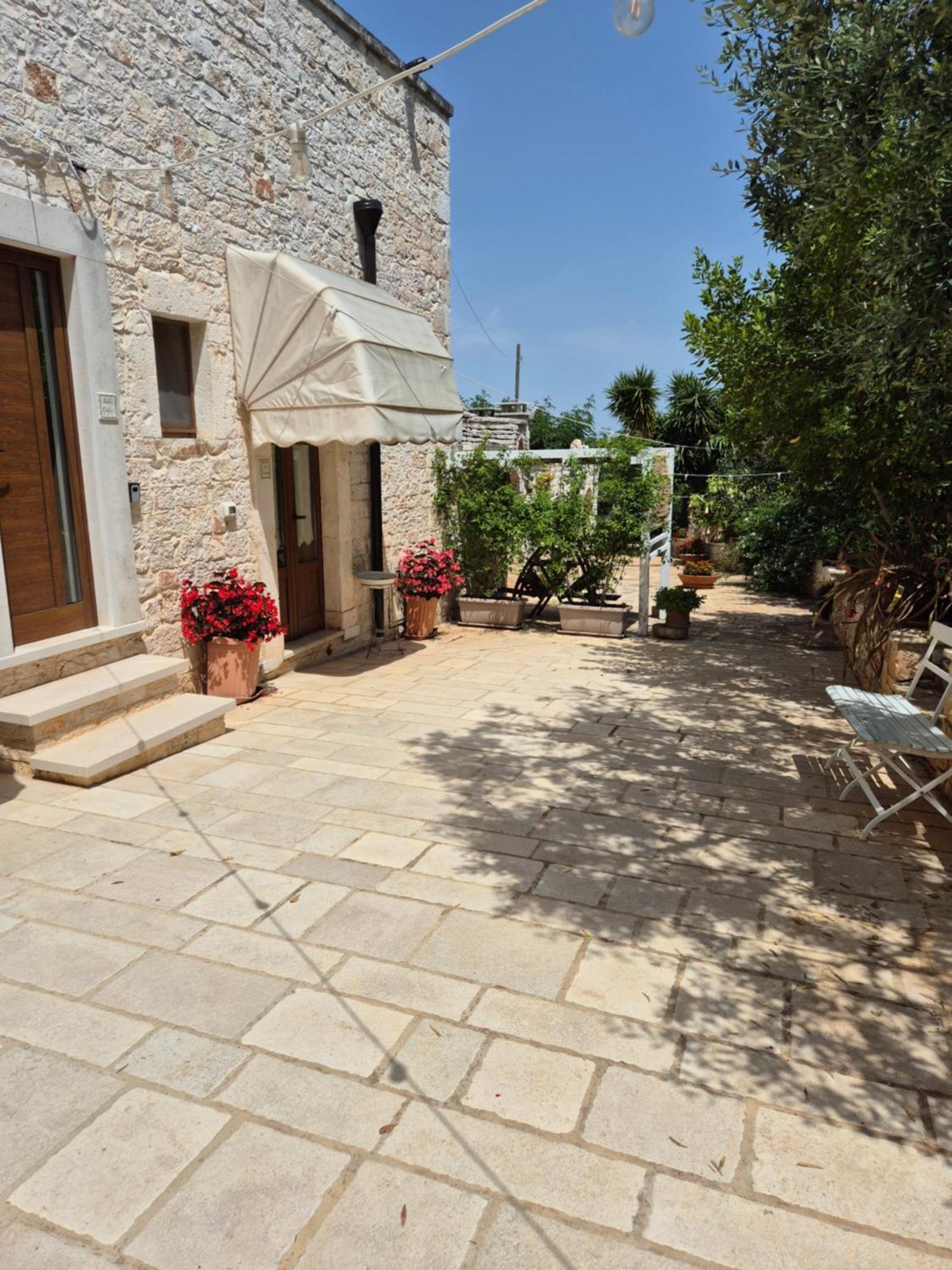Il Trullo Di Nonna Lella Guest House Castellana Grotte Bagian luar foto