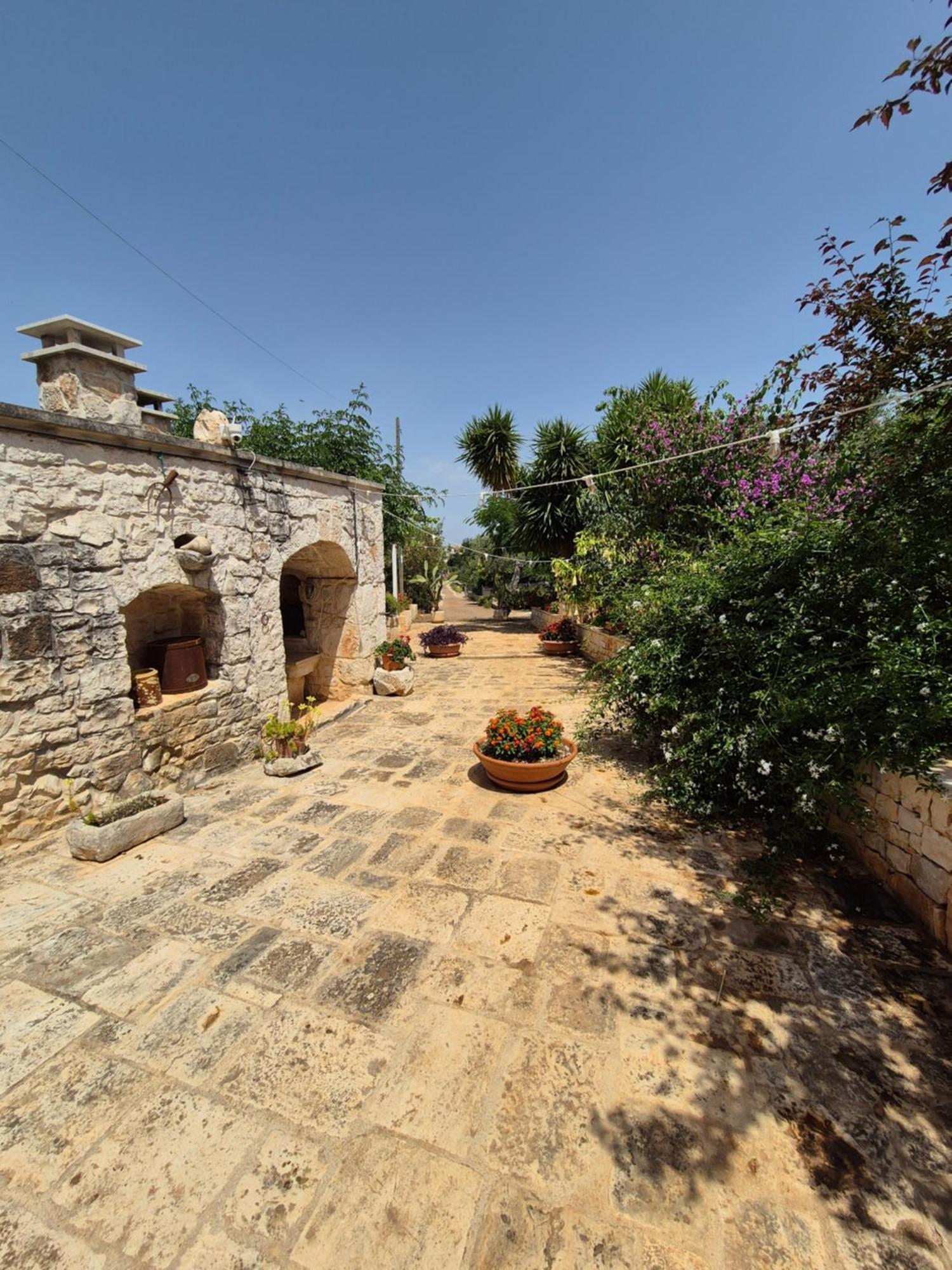 Il Trullo Di Nonna Lella Guest House Castellana Grotte Bagian luar foto