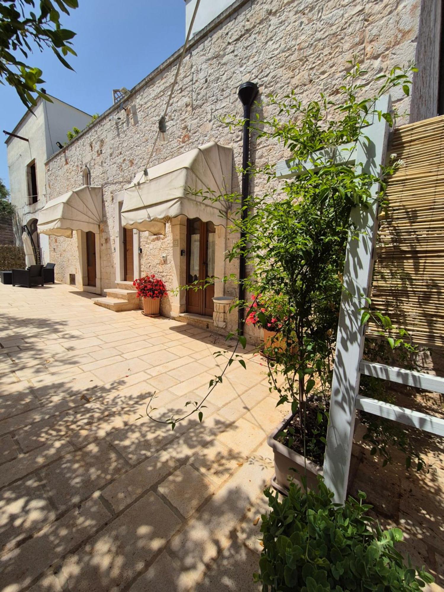 Il Trullo Di Nonna Lella Guest House Castellana Grotte Bagian luar foto