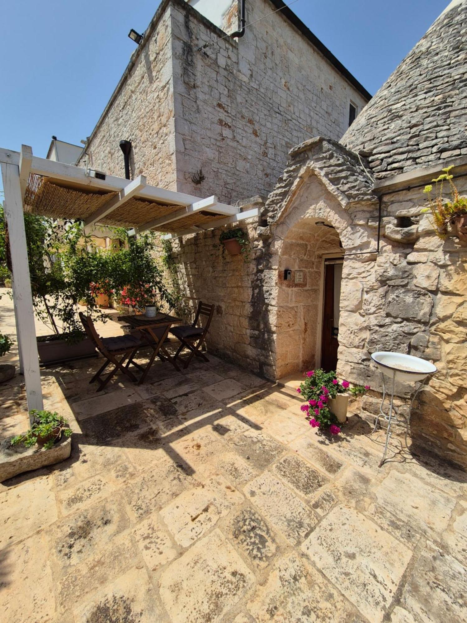 Il Trullo Di Nonna Lella Guest House Castellana Grotte Bagian luar foto