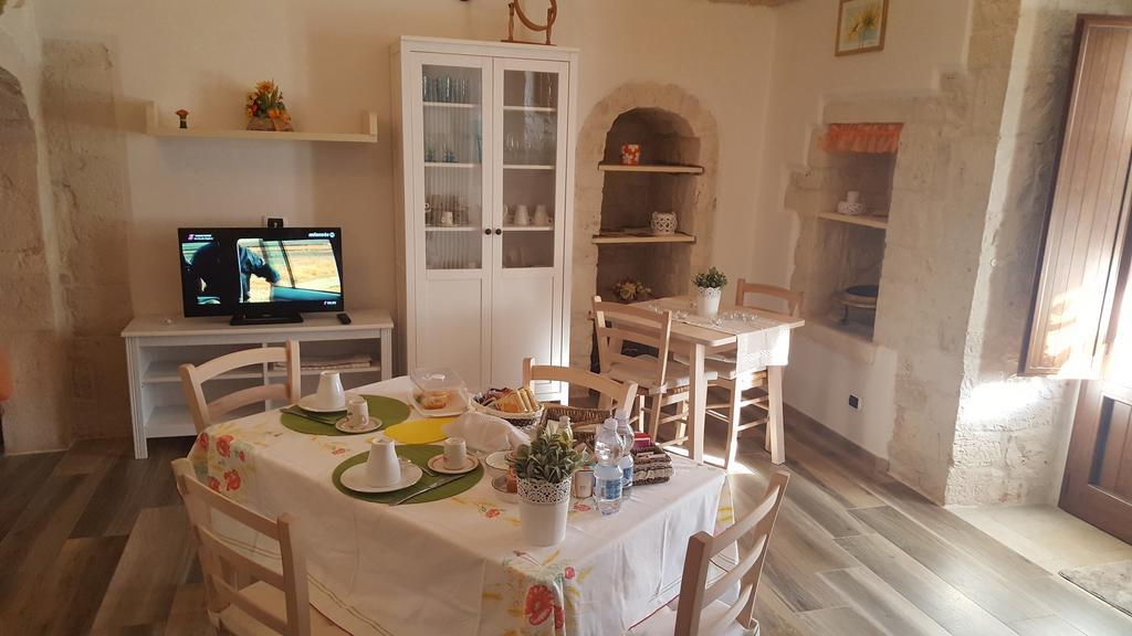 Il Trullo Di Nonna Lella Guest House Castellana Grotte Bagian luar foto